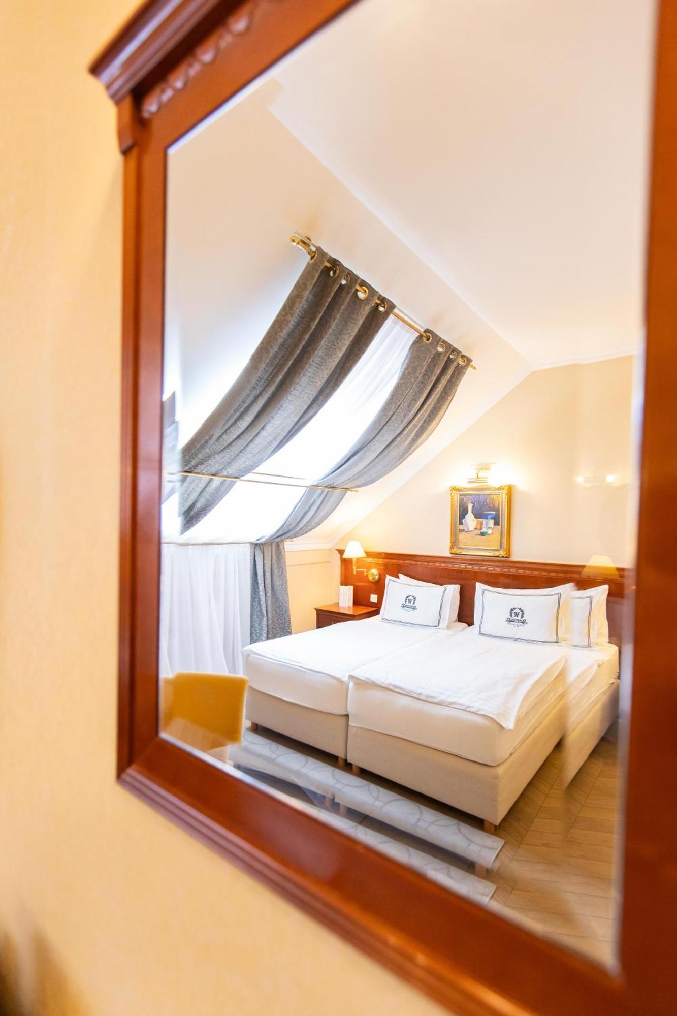 Hotel Waldinger Osijek Exteriör bild
