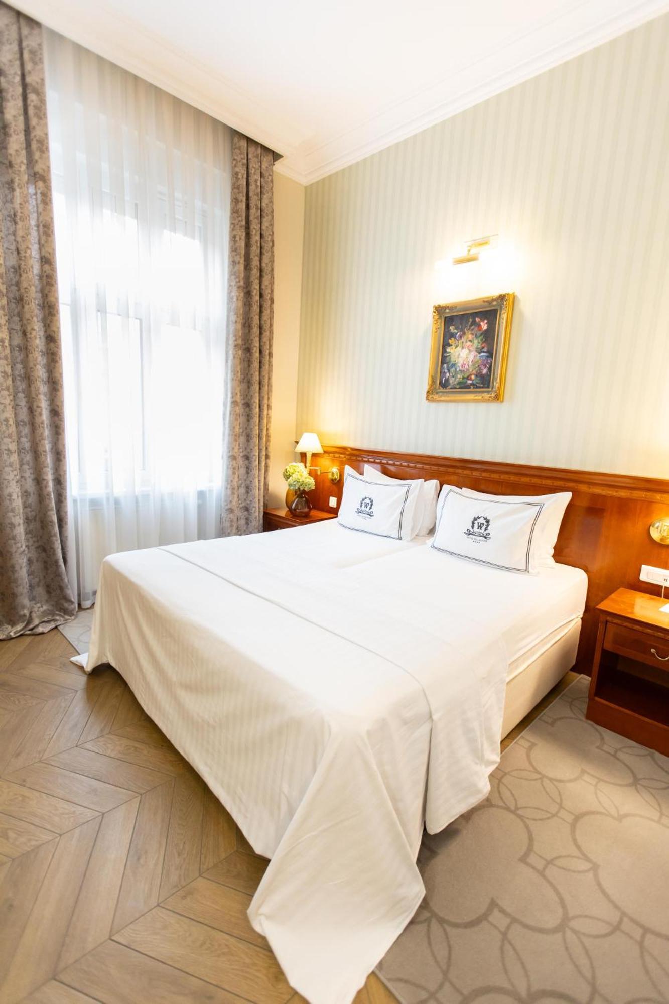 Hotel Waldinger Osijek Exteriör bild