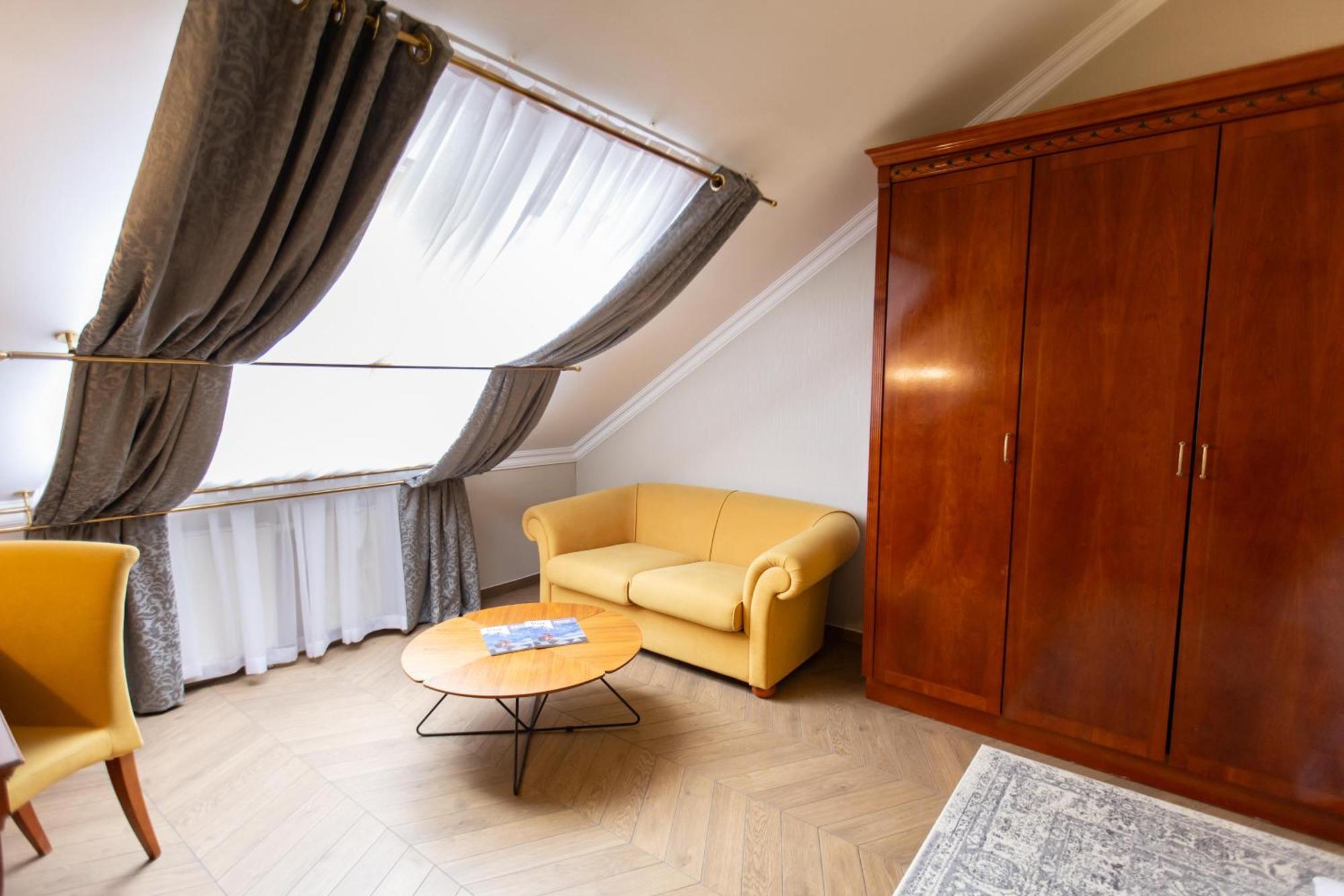 Hotel Waldinger Osijek Exteriör bild