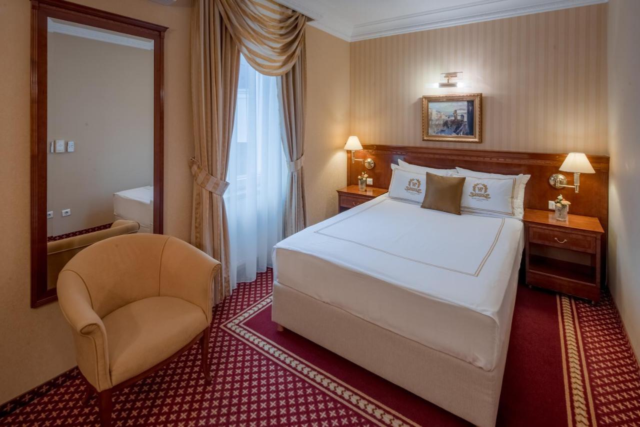 Hotel Waldinger Osijek Exteriör bild